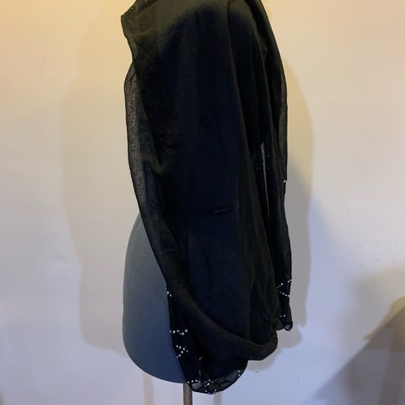 Black infinity scarf with studded crosses - Picture 2 of 3